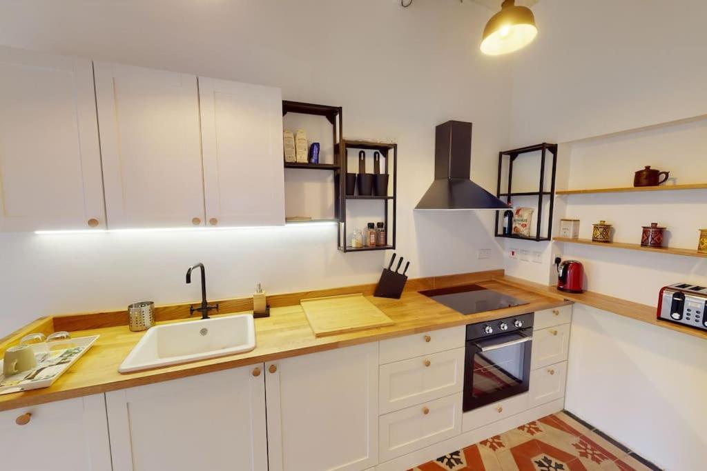 Narrow Street Suite Victoria Luaran gambar