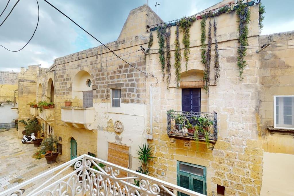 Narrow Street Suite Victoria Luaran gambar